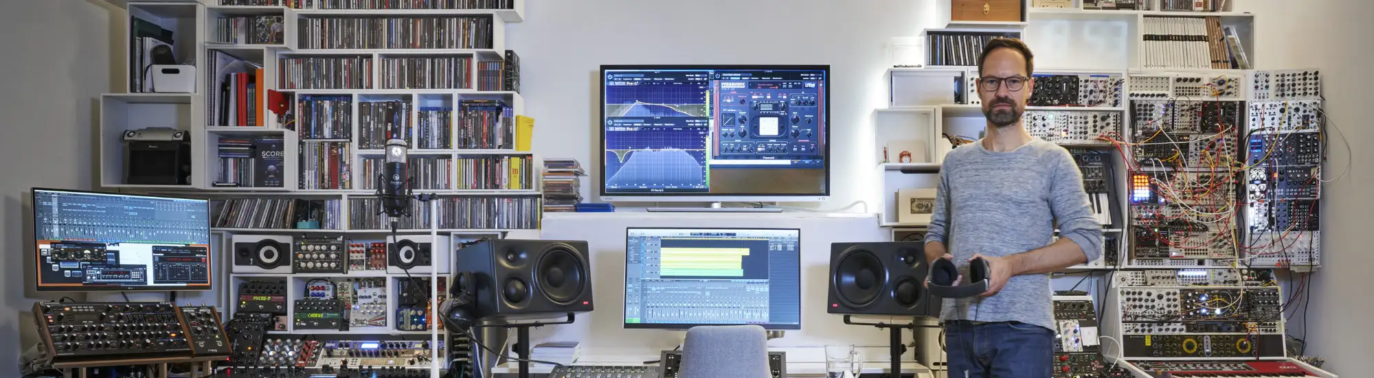 Image of Rolf Maier Bode in his studio.